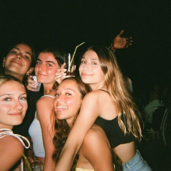 Meet your Posher, Valerie - Picture 1 of 1